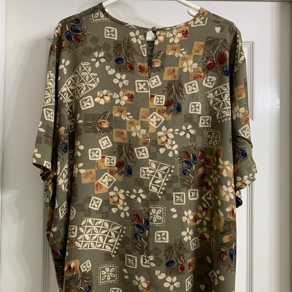 Sag Harbor Women's Multi-Color Rayon Blouse, Size 3X - Picture 3 of 5